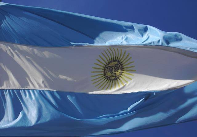 El Círculo de Periodistas de la Provincia de Buenos Aires desea tengan un día de la bandera flameando en el corazón.