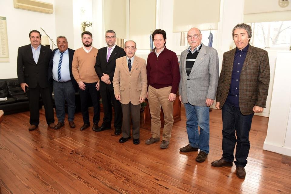 El Círculo de Periodistas firmó un convenio con el Ministerio de Educación