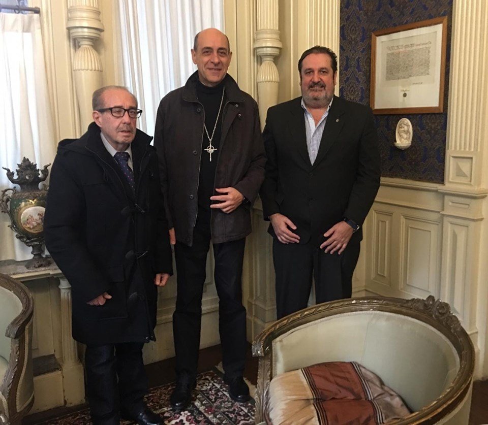 EL CÍRCULO DE PERIODISTAS VISITÓ AL ARZOBISPO DE LA PLATA.