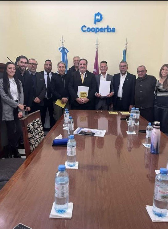 Convenio entre el Círculo de Periodistas y Cooperba